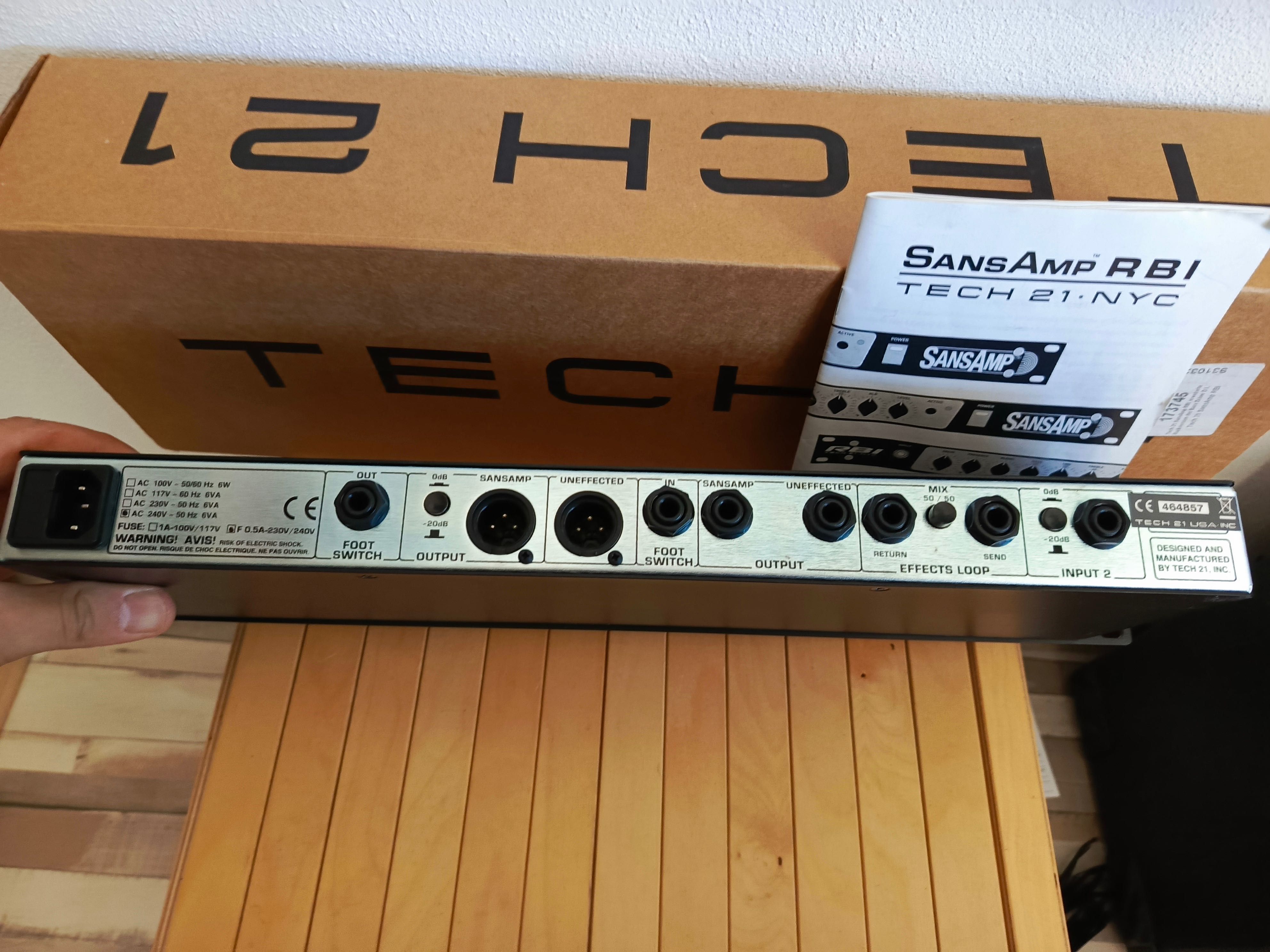 TECH 21 SanSamp RBI preamp do basu gitary basowej