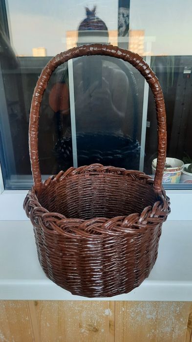 Детские пасхальные  корзинки из бумажной лозы.