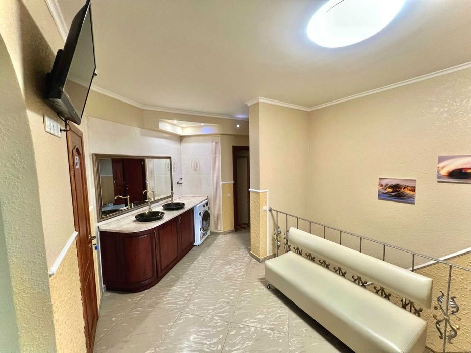 Дешеве житло для студентів та ВПО поряд з метро у центрі Києва