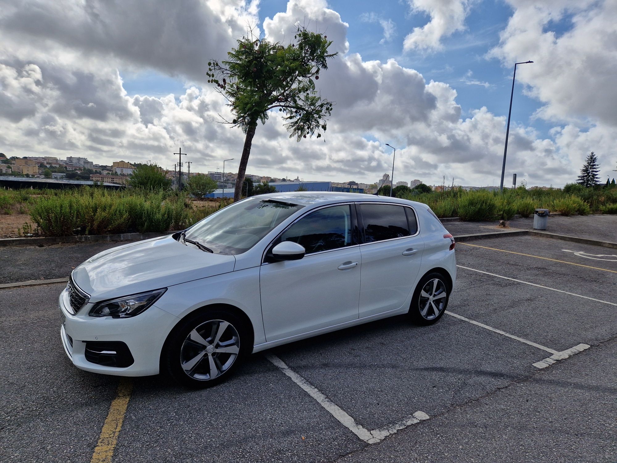 Peugeot 308 1.2 PureTech 130cv | 2018 | Económico e Fiável