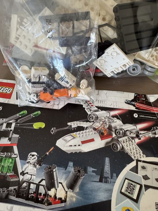 Legi 75235 Atak myśliwcem x wing