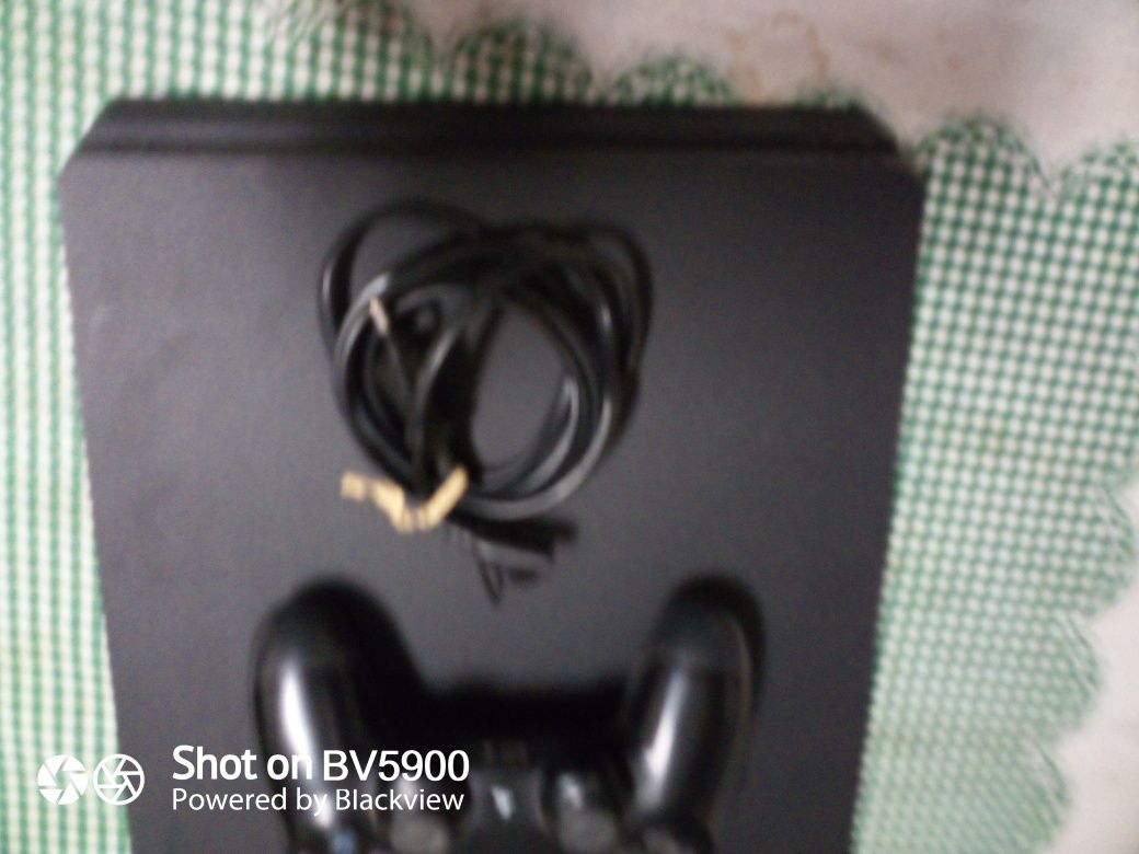 PlayStation 4 com comando