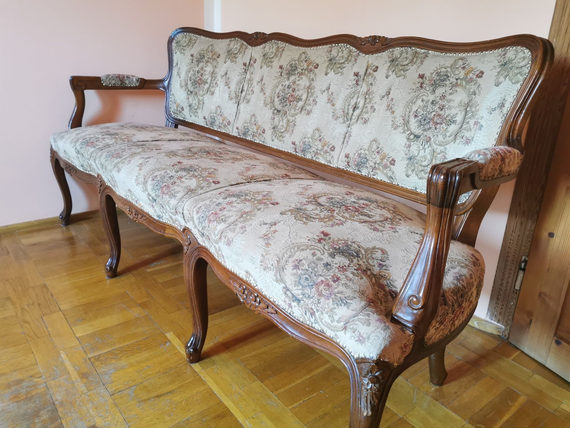 Zestaw mebli w stylu Ludwika XV - sofa i dwa krzesła - elegancki kompl