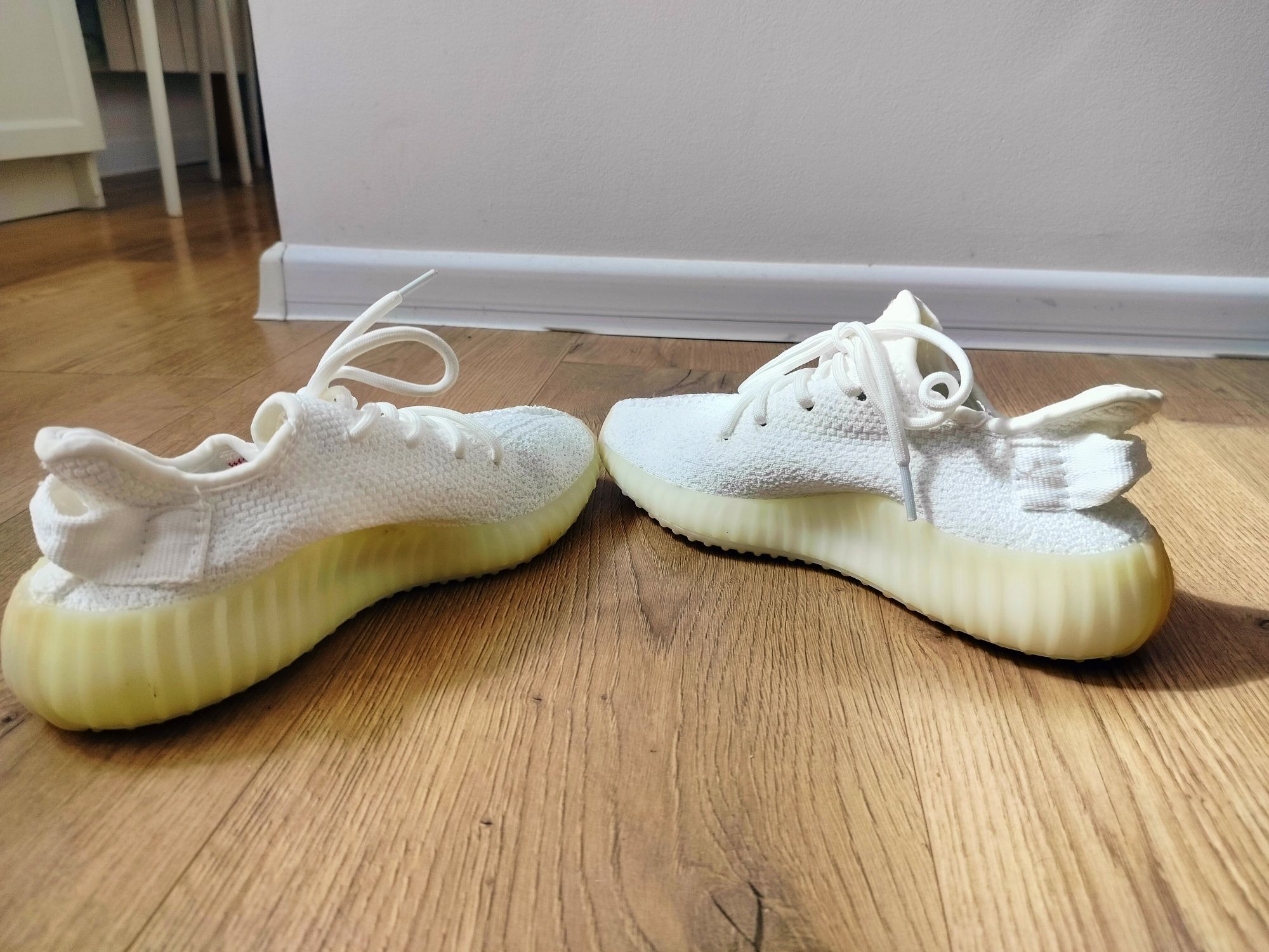 Buty sneakersy damskie snikersy Adidas TE Yeezy Supreme 36