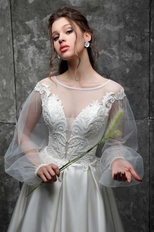 Свадебное белое атласное платье Вита