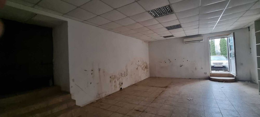 Здається приміщення поряд з магазином "АТБ".
