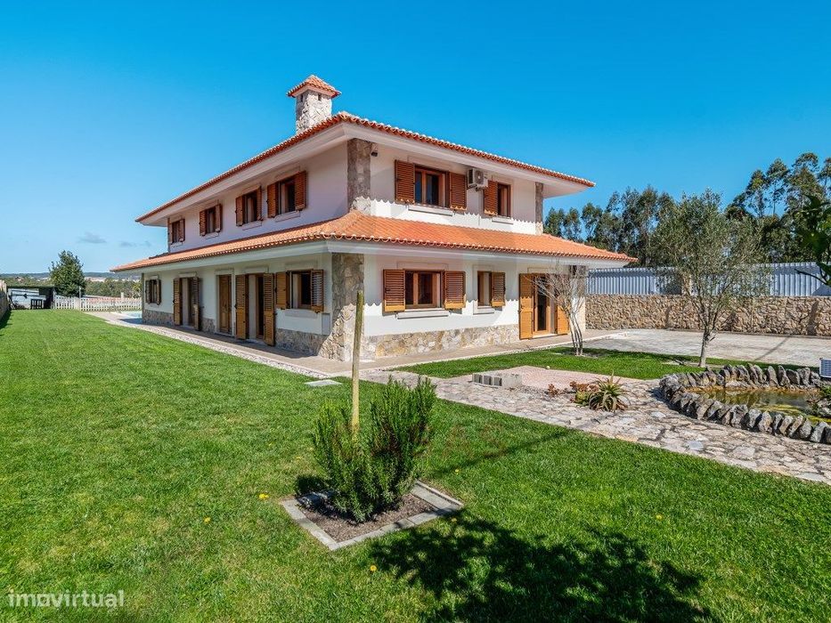 Moradia isolada com piscina em Nadadouro