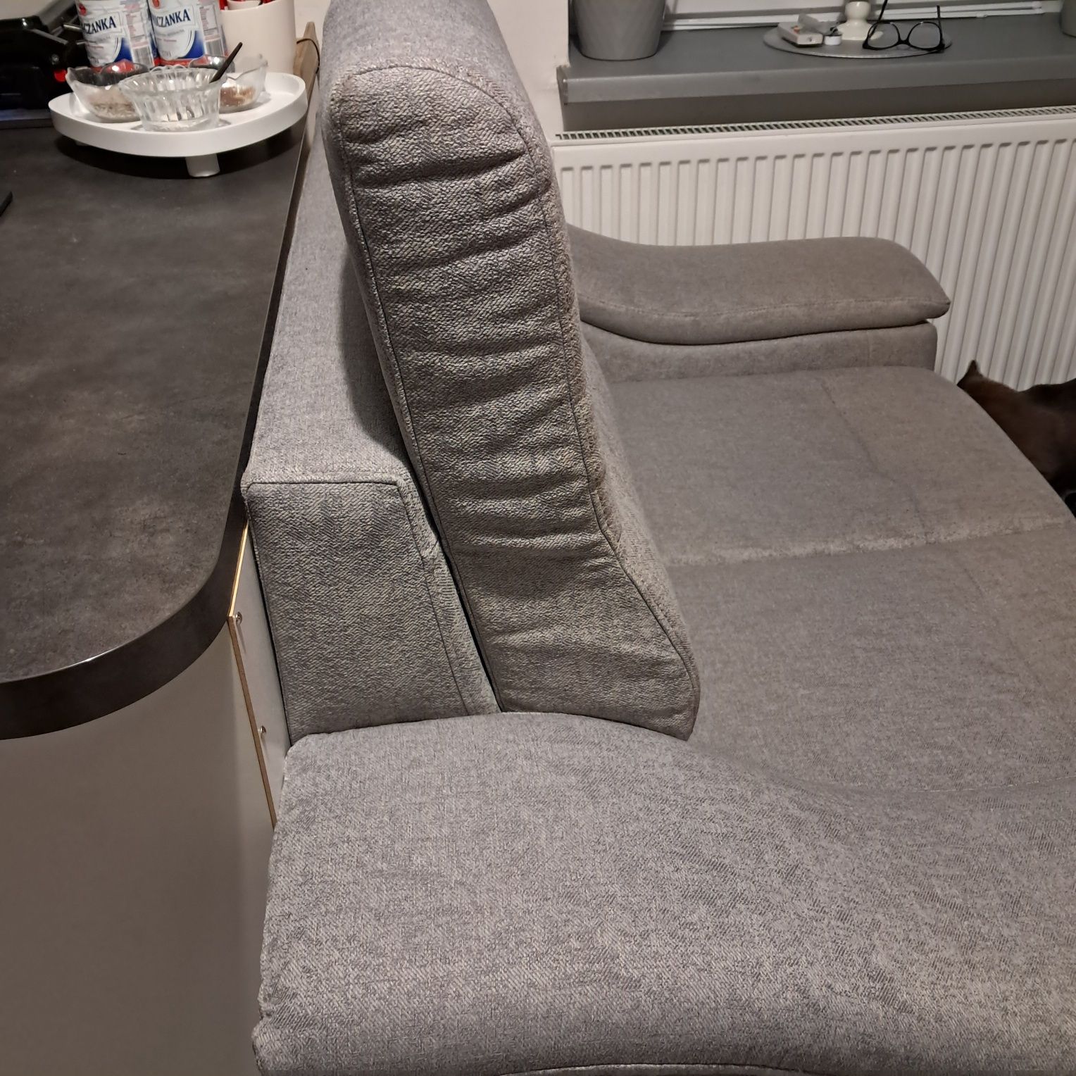 Sofa    szara  podnoszone oparcia