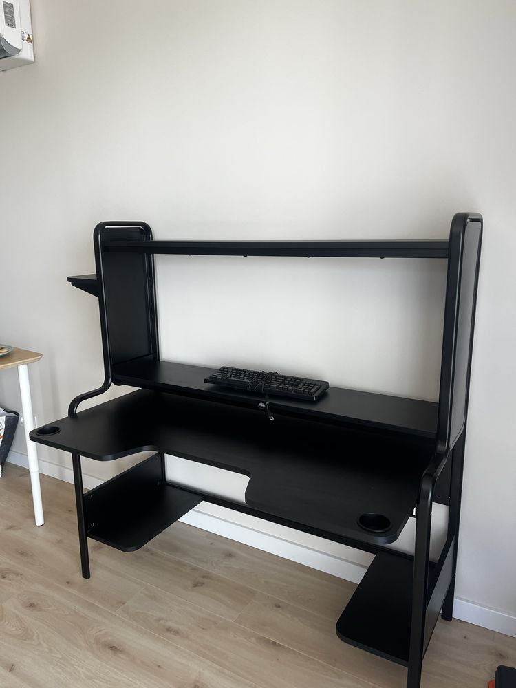 Biurko fredde ikea