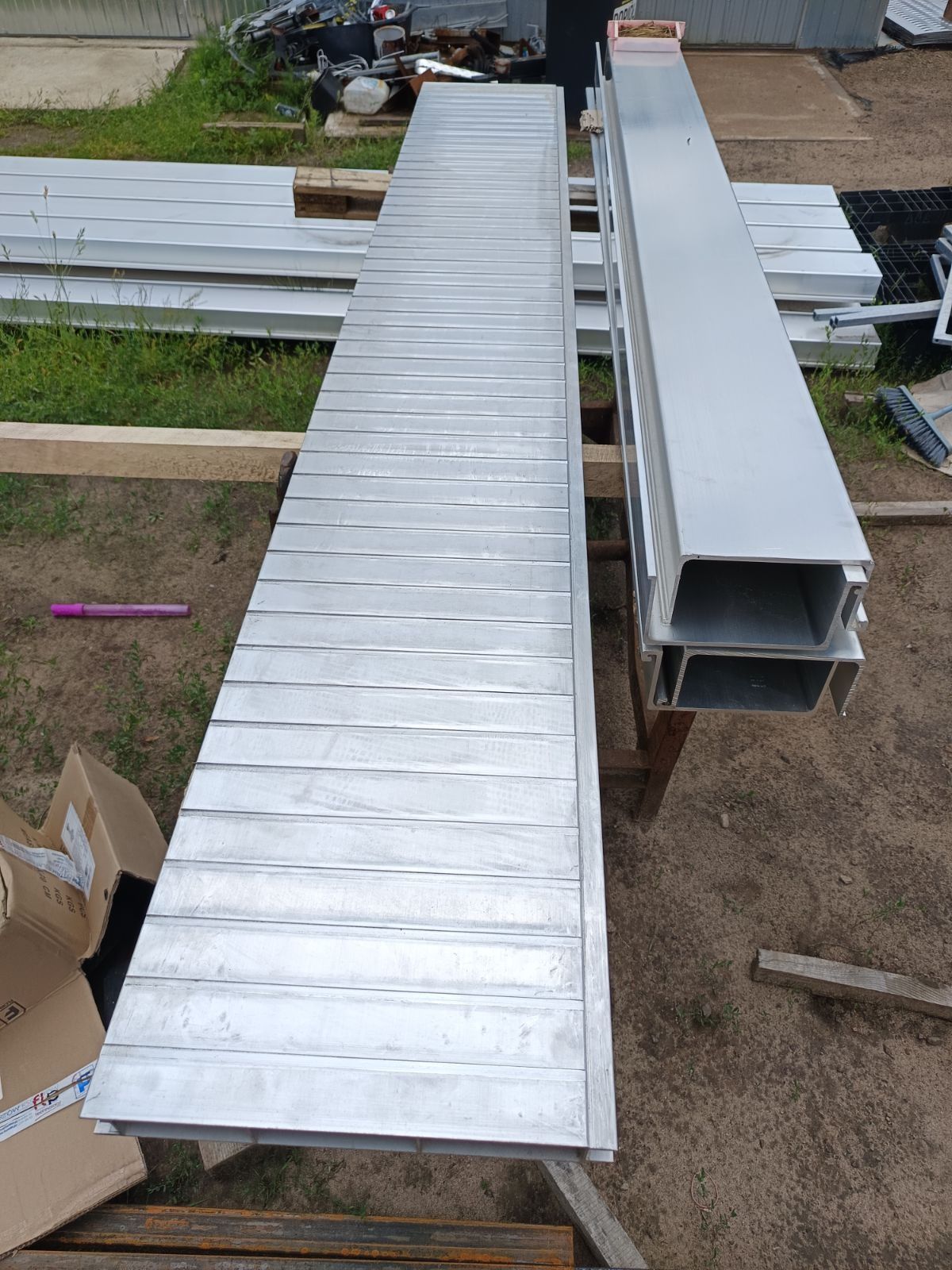 Deska aluminiowa podłogowa panel autolaweta