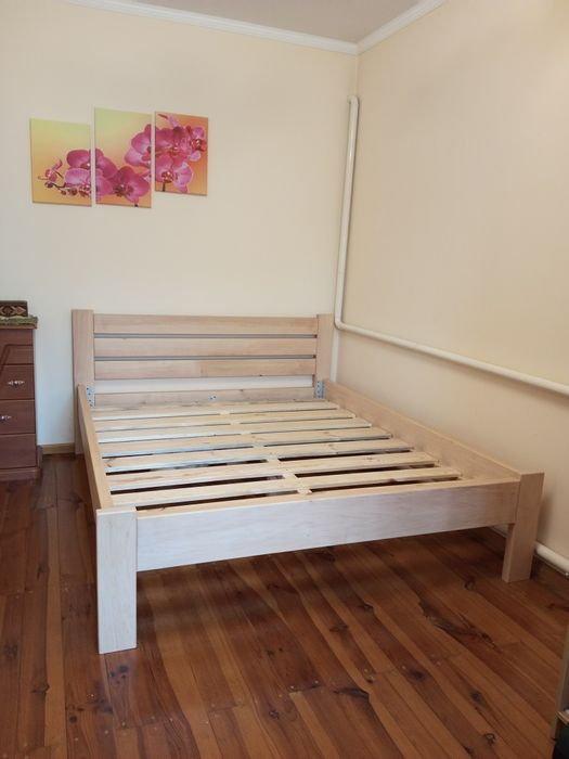 Продам дерев'яне ліжко.