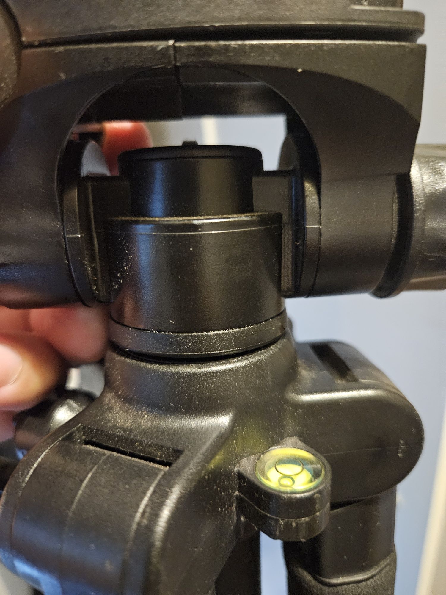 Tripé para câmera marca Mactrem