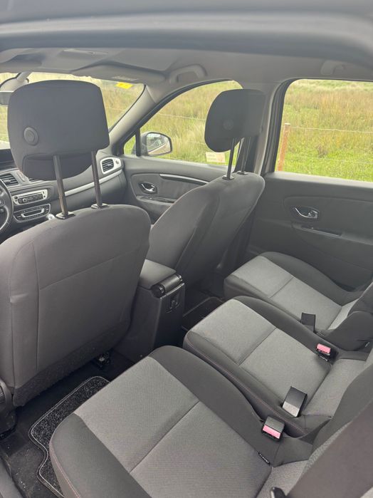 Renault Grand Scenic 2015 - 7 lugares