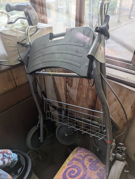 Ходунки для инвалидов для движения