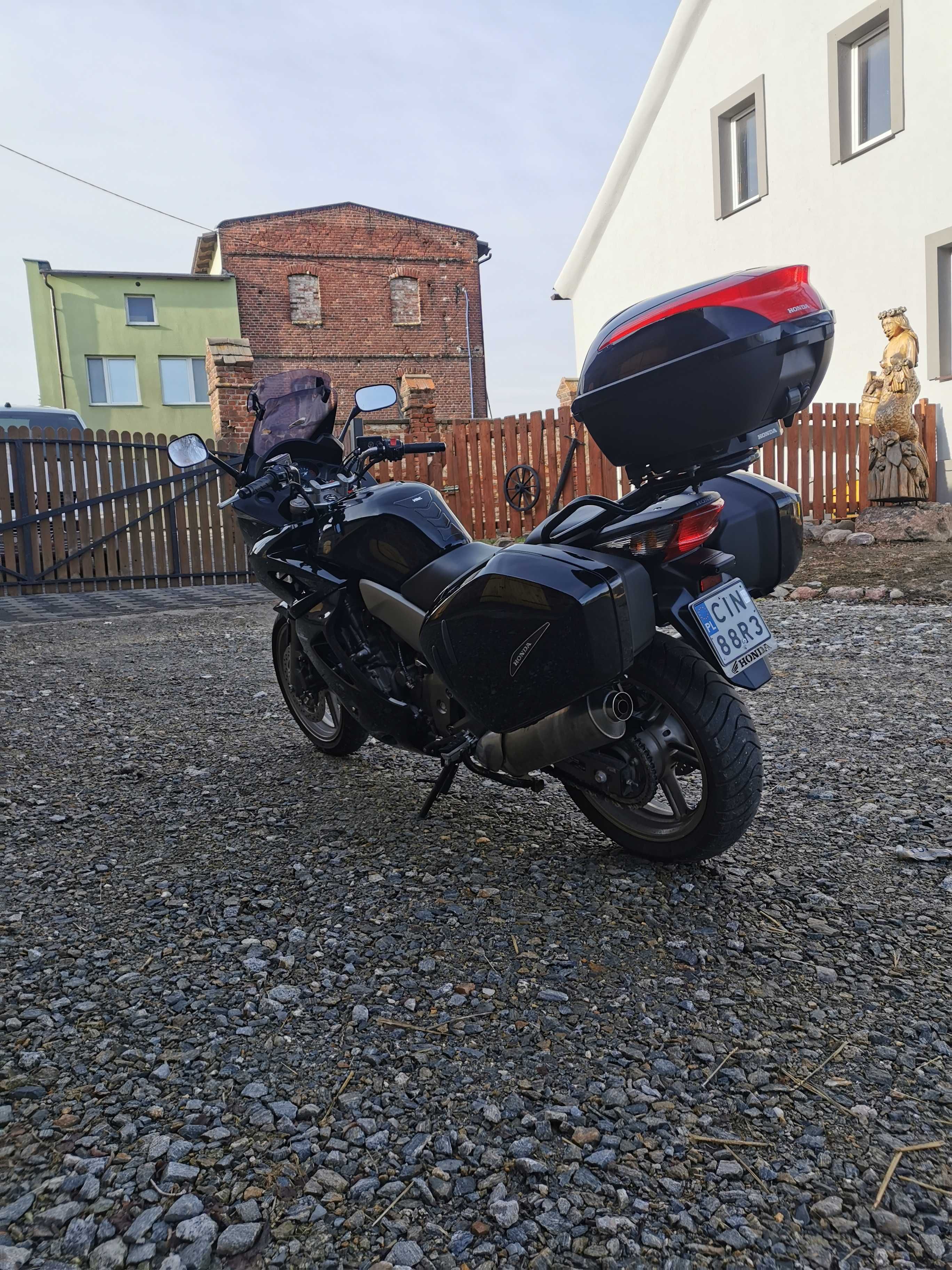 Honda cbf 1000 NISKI PRZEBIEB 15 TYS KM!!!