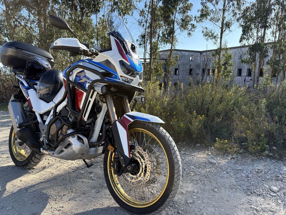 Honda Africa Twin 1100  - Adventure sports ( aceito retomas )
