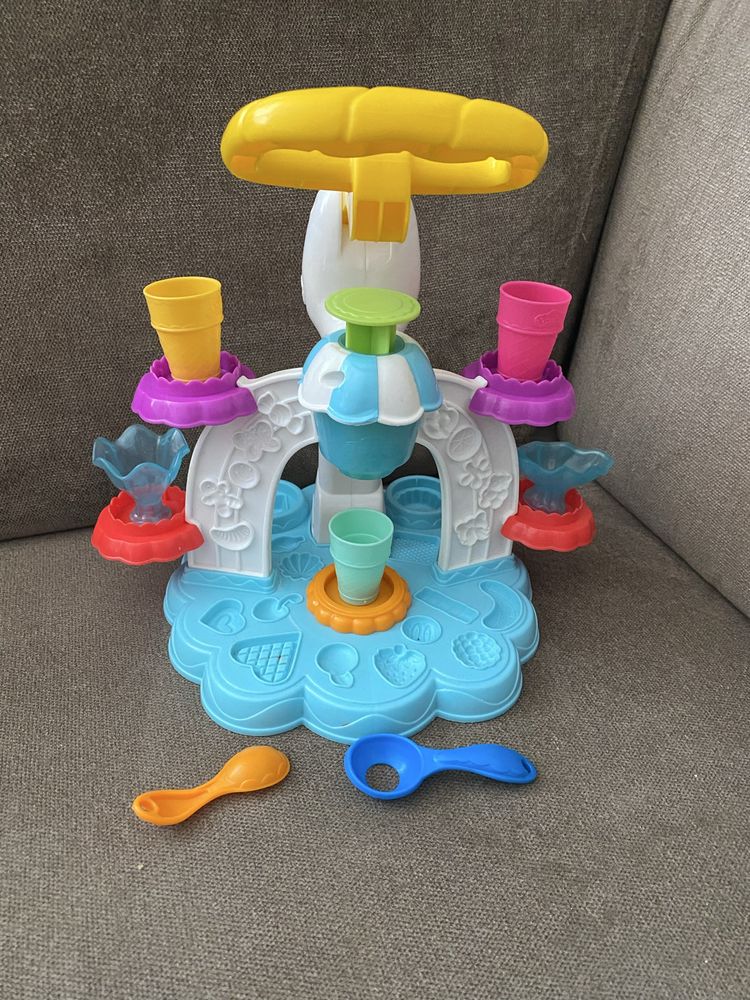 Play Doh zakręcona lodziarnia