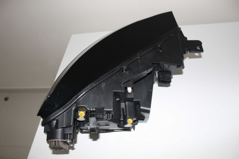 Farol Dianteiro Esquerdo Full LED Volkswagen ID.4 (E11) (2021–2023)