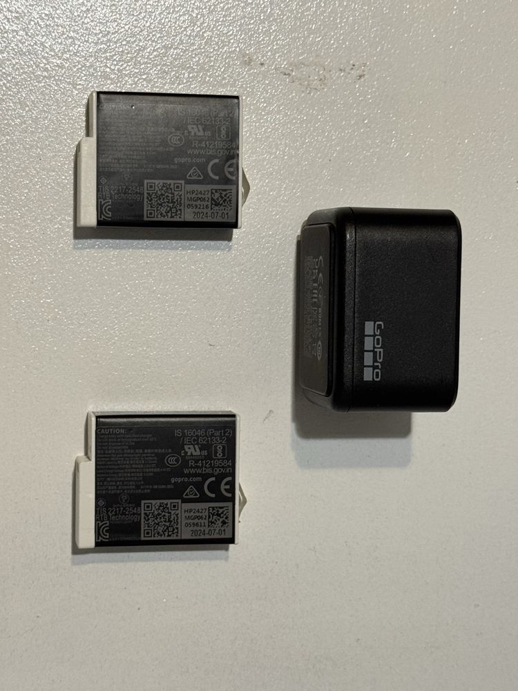 GoPro Dual Charger + 2x Enduro Battery – jak nowe!