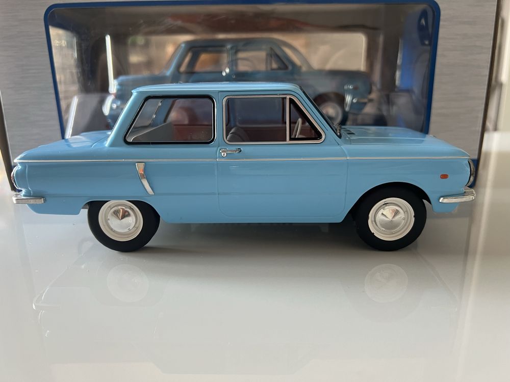 Модель автомобіля ЗАЗ 966 «Запорожець», 1/18 металева. Виробник MCG.