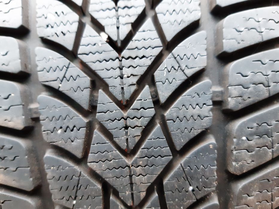 Zimowe 225/45R17 RSC Dunlop Montaż