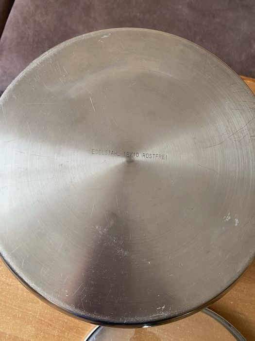 Кастрюля на 12 литров завод Berghoff