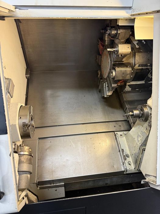 Токарно фрезерний станок С чпу  Hyundai Kia SKT 210SY