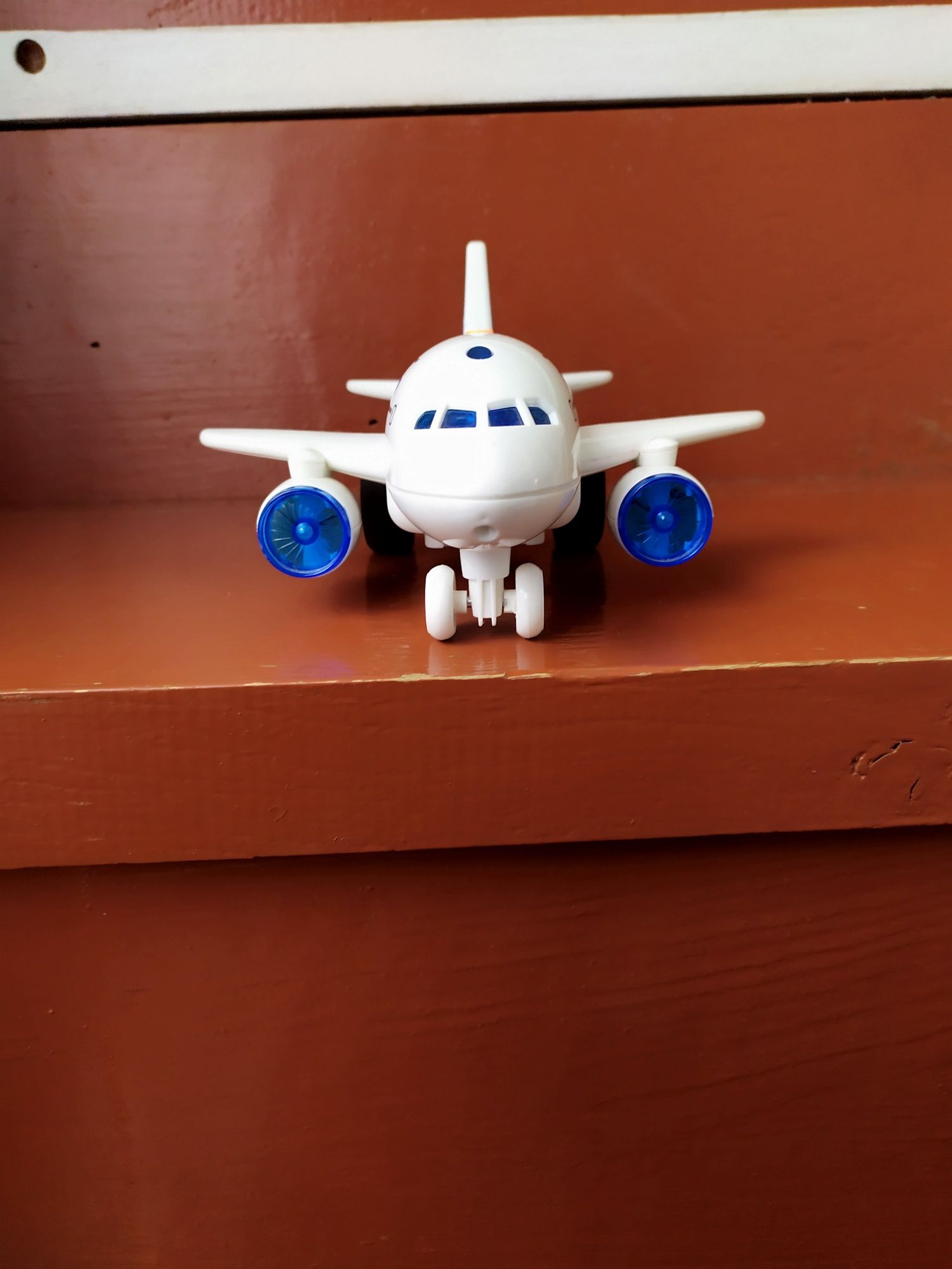 Продам детский развивающий самолёт