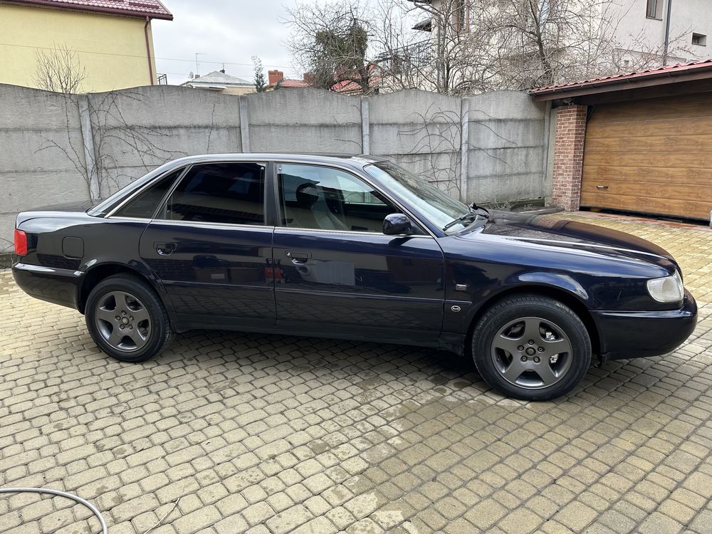 Audi a6 c4. 2.6 gaz