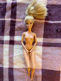 Laleczka barbie firmy Mattel.