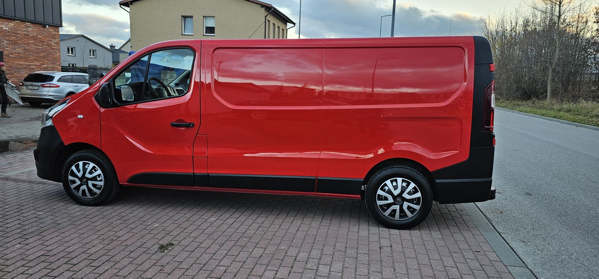 Opel vivaro long rok 2019 silnik 1.6 diesel przebieg 110 tys zamiana