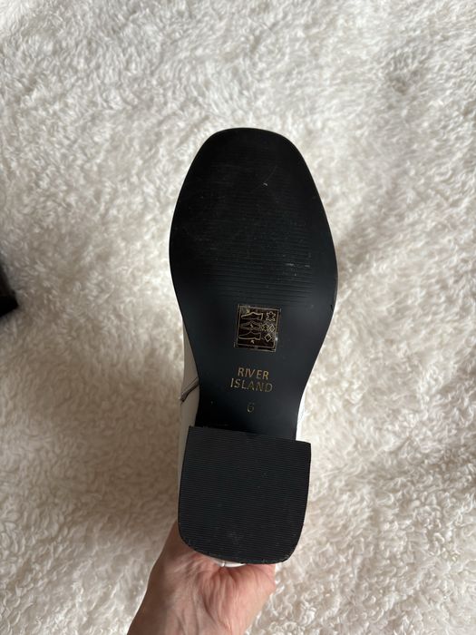 Шкіряні черивики. Зовні і в середені шкіра. 39 розмір.