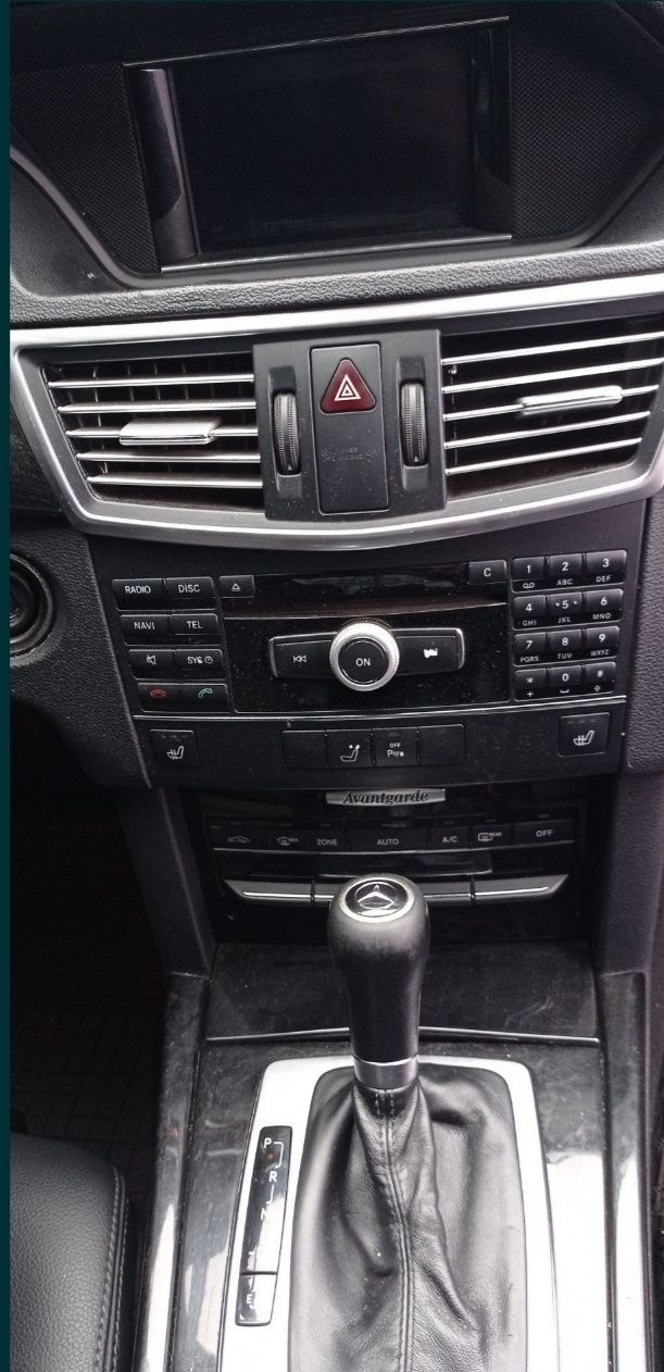 Mercedes Benz E200