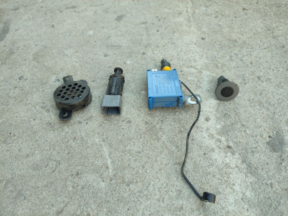 Продам усилитель антенны пищалка концевик на renault laguna 2