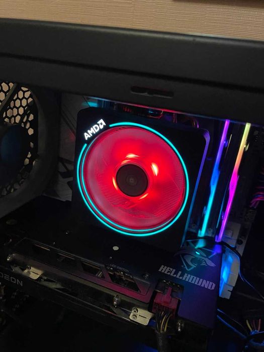 материнська плата B450M, процесор Ryzen 5, оперативна пам'ять 16G DDR4