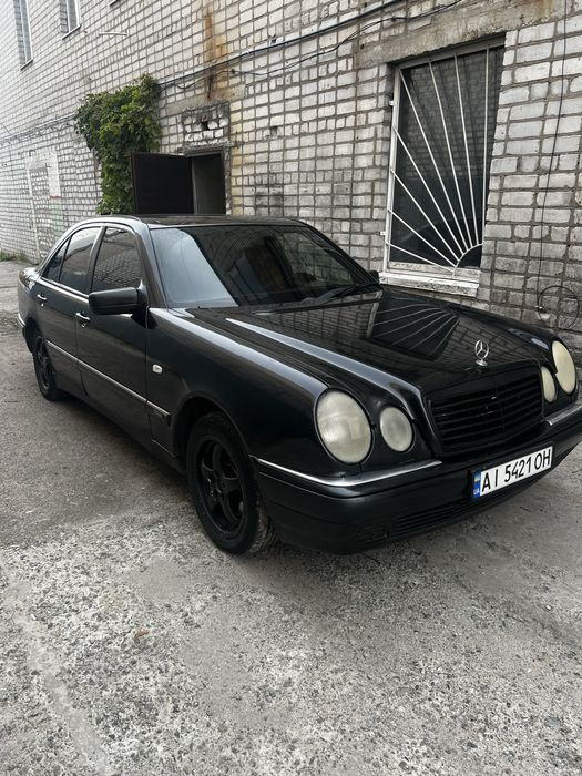 Mercedes W210 лупатый
