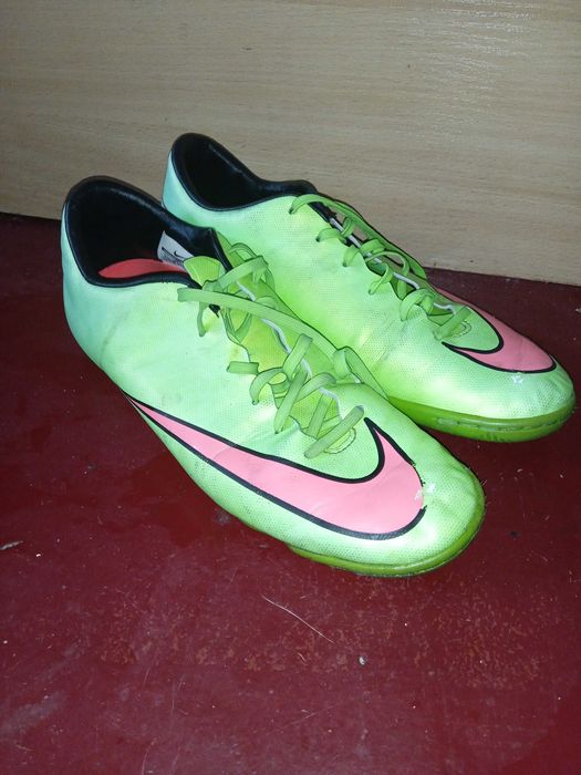 Nike mercurial 42