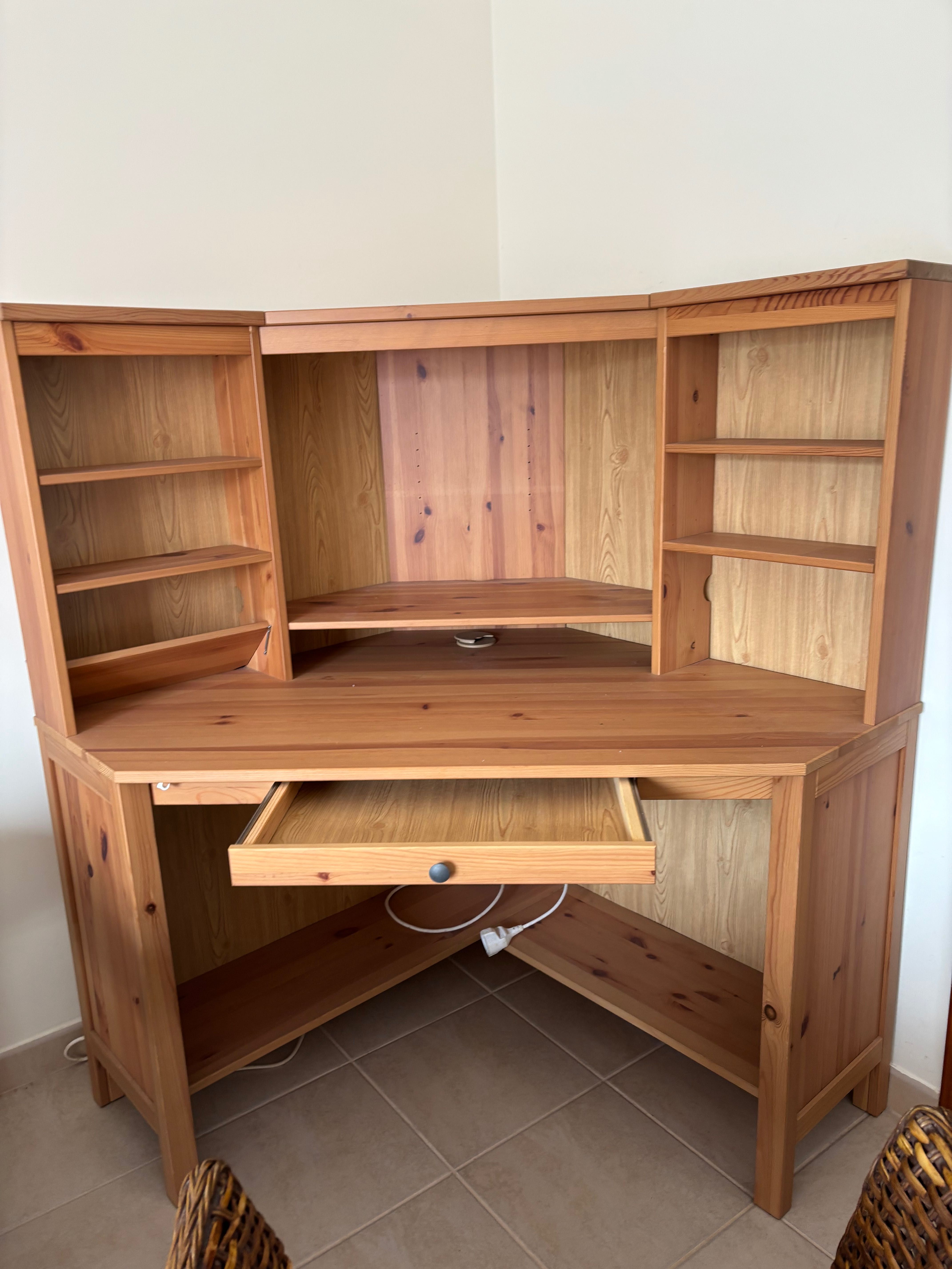 Secretaria Ikea Hemnes