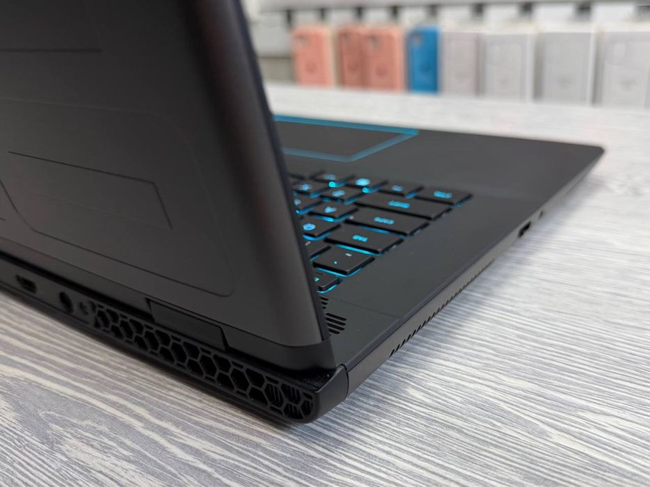 Alienware m16 R2 / QHD+ 240 Hz / Ultra 7 155 / RTX 4070 / 16 / 1 TB