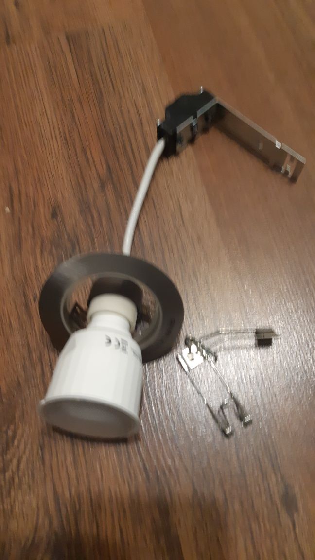 Oprawa z żarówka, lampa ,punkt świetlny