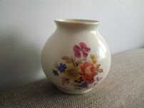 Wazonik Chodzież porcelanowy kwiatki stary porcelana wazon