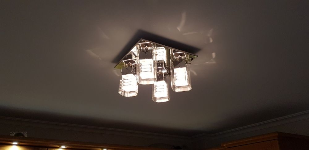 Candeeiro de quatro lampadas