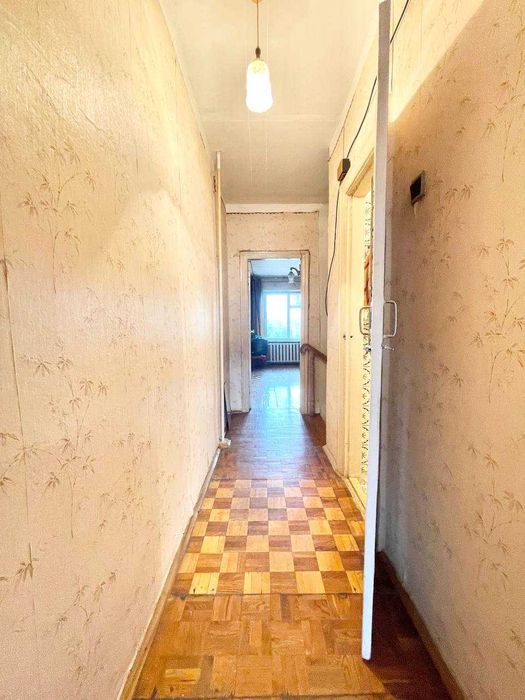 Продам  велику 3к квартиру  пр О.Поля 1/9 низ Кірова