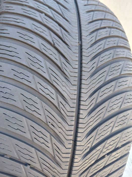 Резина зимова. 235/45 R18 Michelin Pilot Alpin 5 (арт.0382)