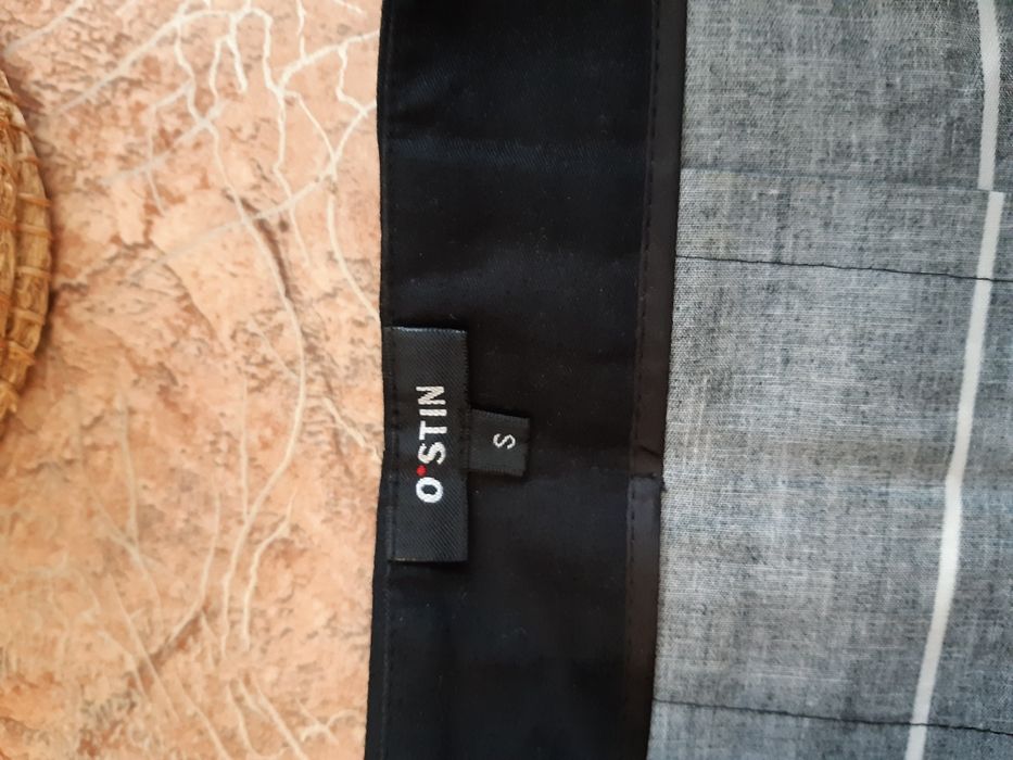 Распродажа!!! Юбка в черно-белый цветочный принт на запах ostin