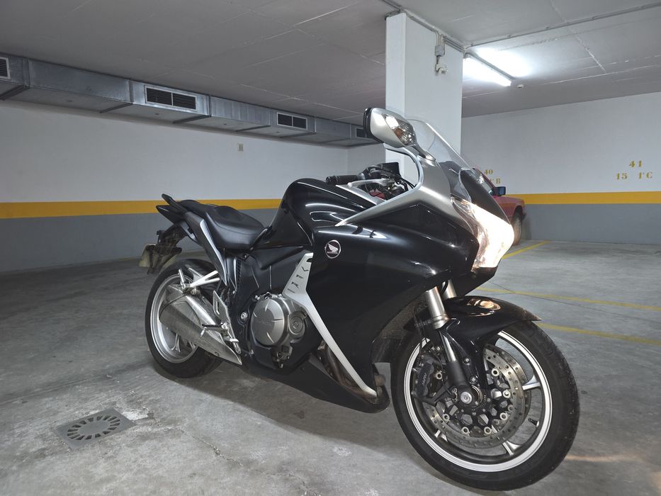 VFR 1200 F versão 2013 como nova