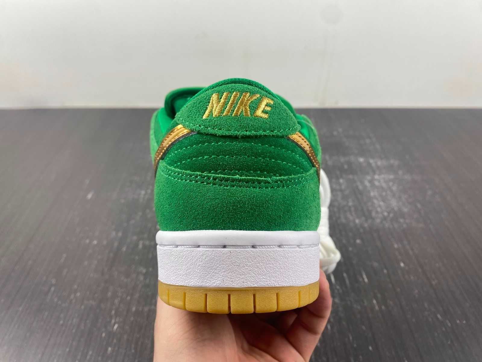 Nike SB Dunk Low "St. Patrick's Day"