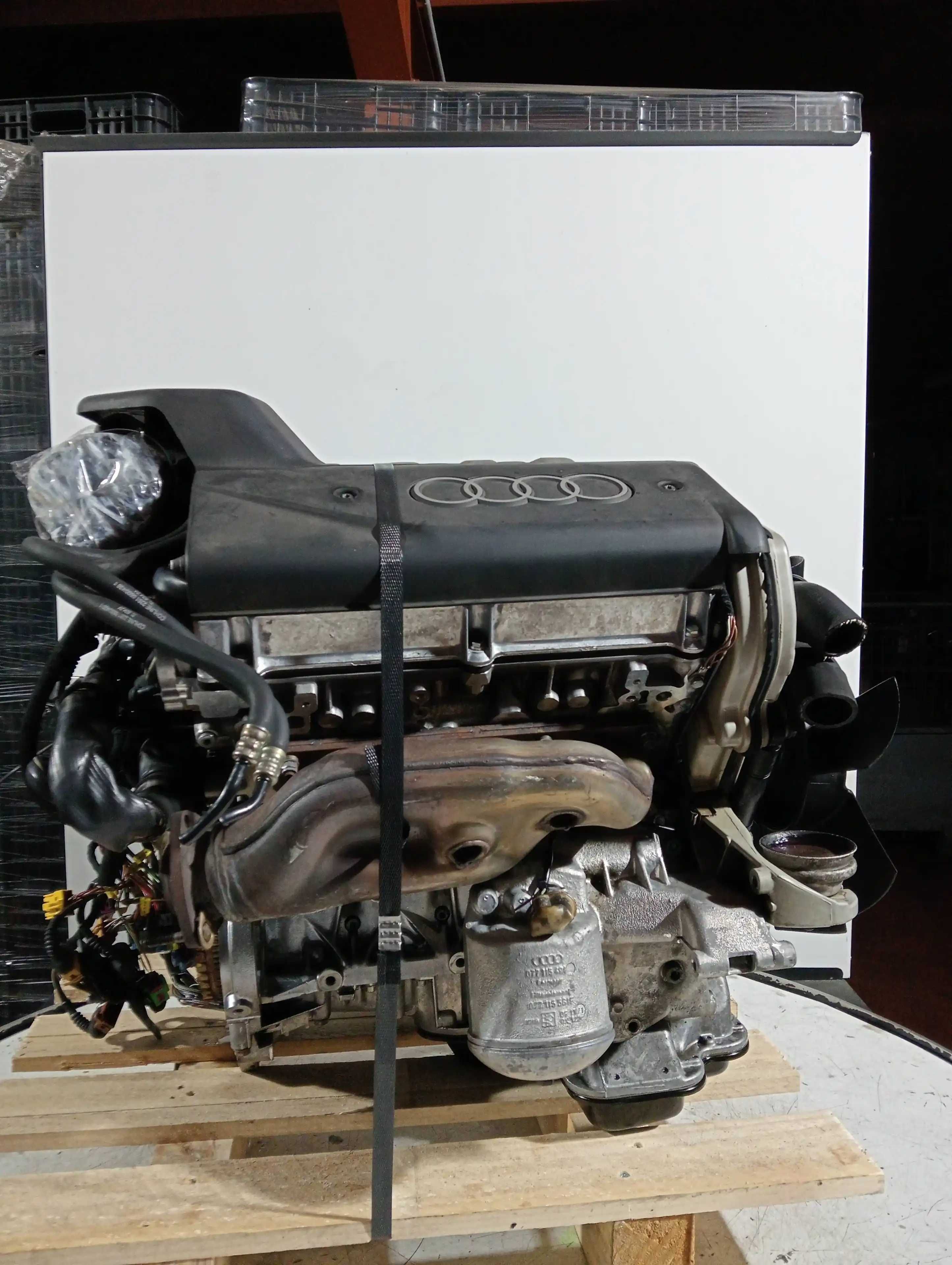 Motor Audi A8 3.7 V8 230 CV    AEW