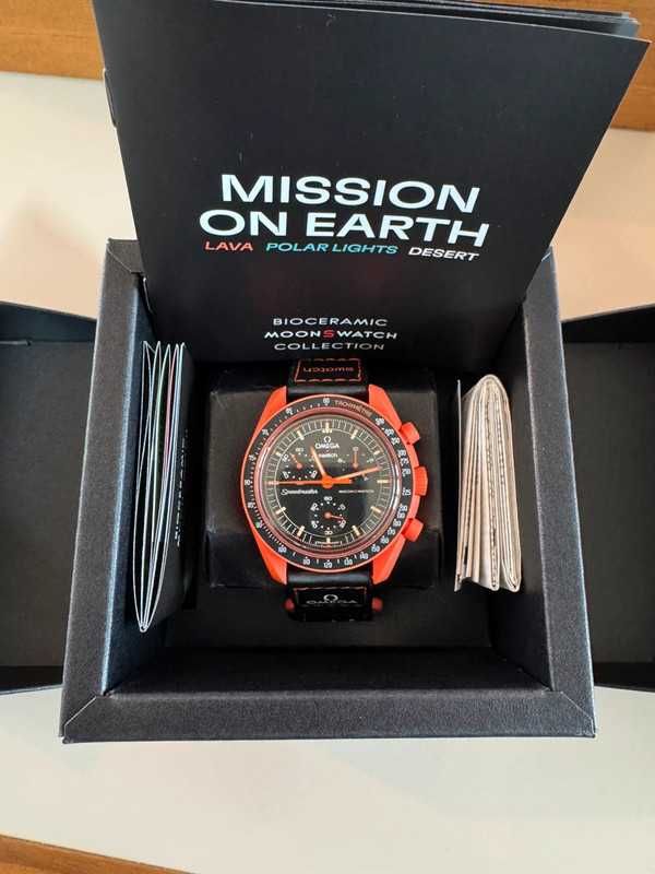 Omega x Swatch Lava SO33O100 Dynamiczne Barwy
