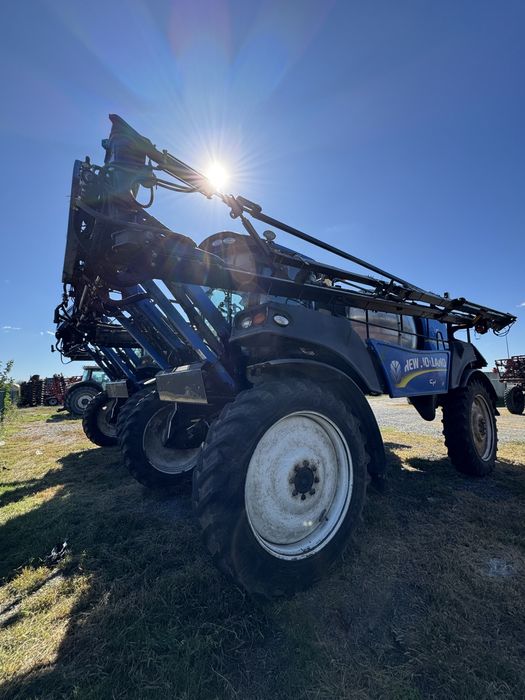 New Holland SP275F